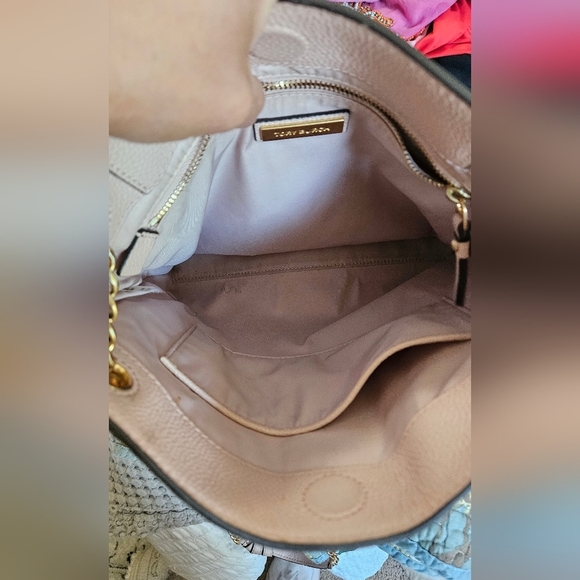 TORY BURCH Everly Leather Swingpack - Pink In Shell Pink. - Picture 6 of 16